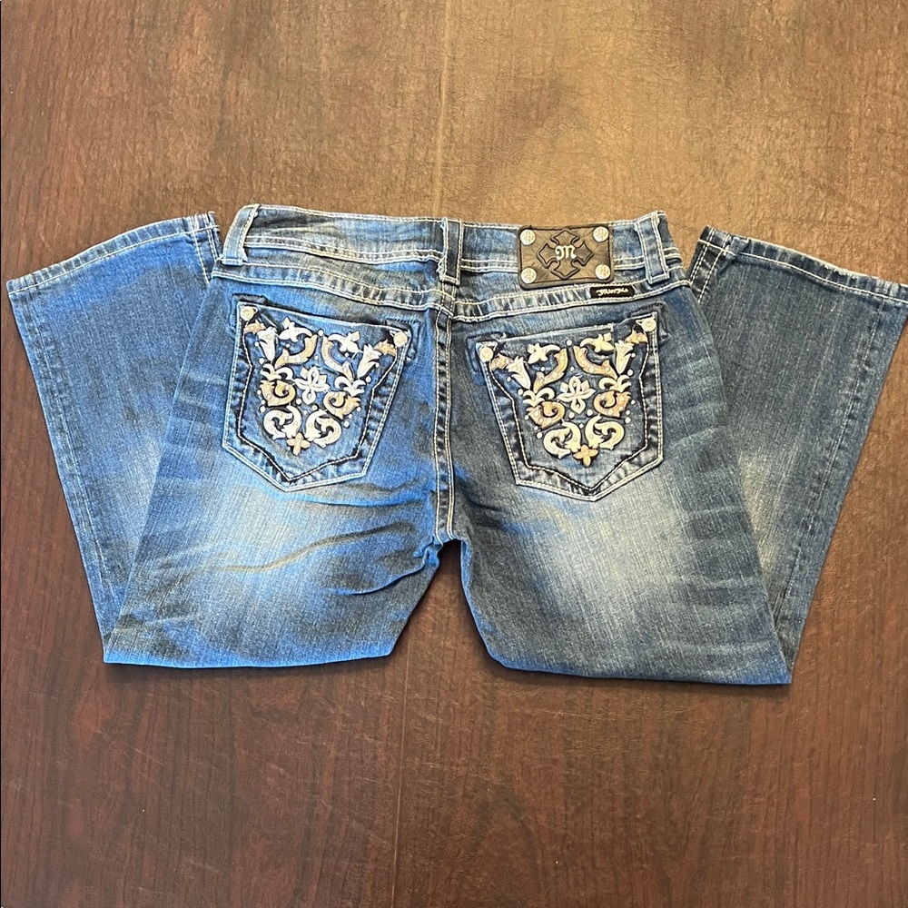 Miss Me Embroidered Cuffed Capri Blue Jeans Size 29